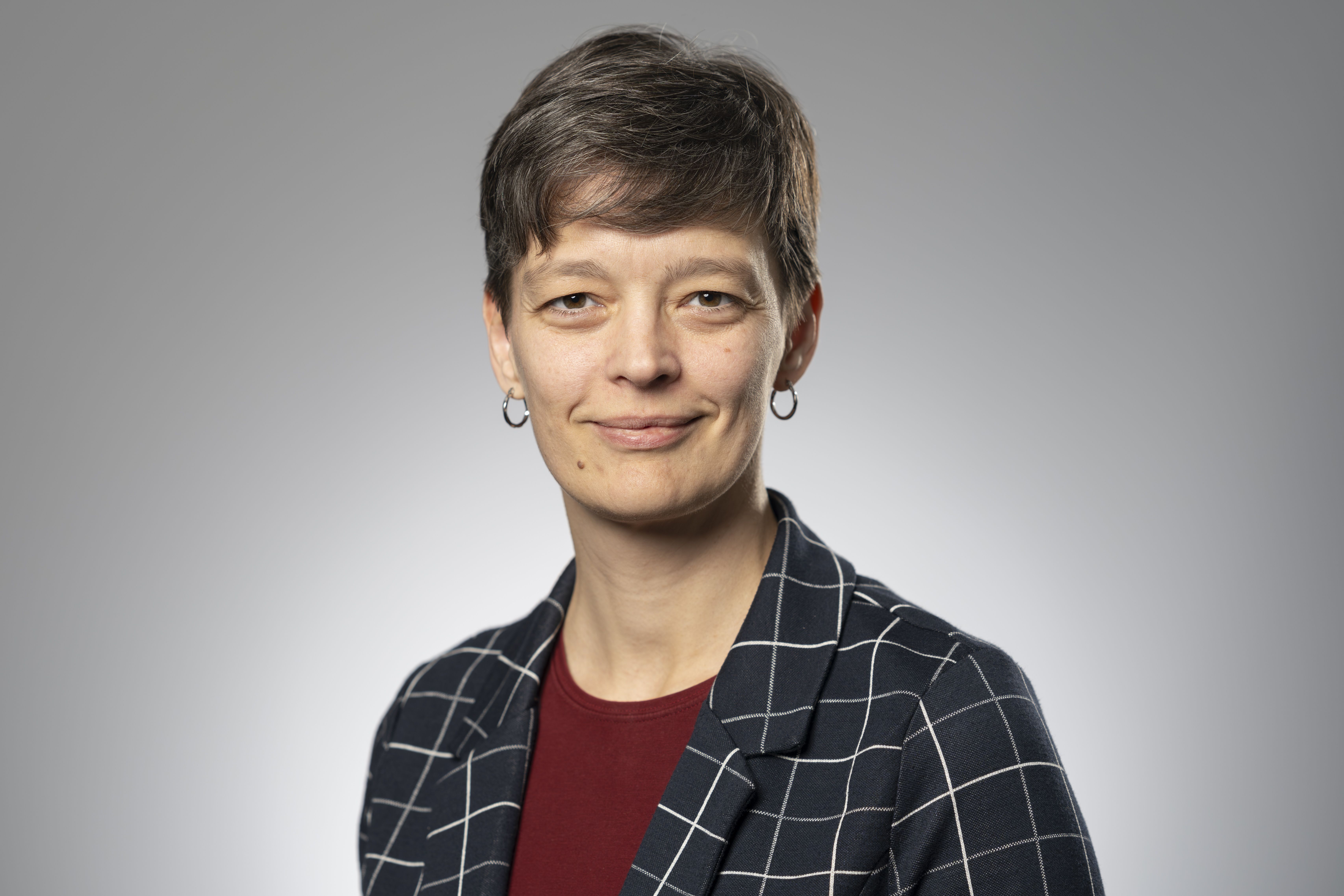 Sprecher: Dr. Sarah Kajari-Schröder